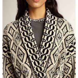 Golden Goose
Cardigan in papyrus-colored wool with jacquard motif and crystals